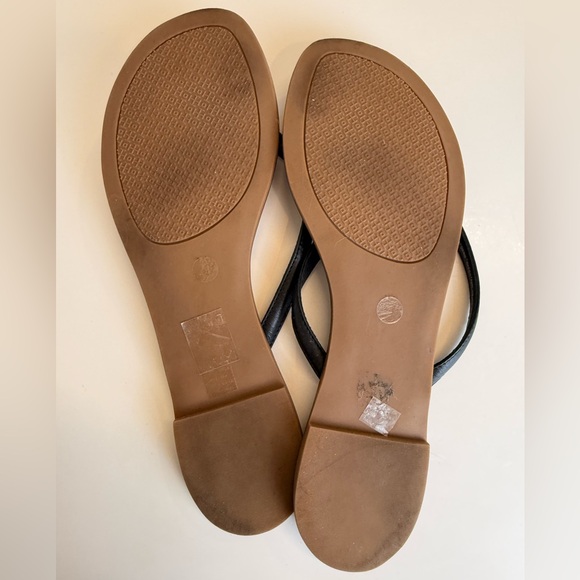 Tory Burch Terra Thong Sandals Black /Gold Logo SZ 7 Made in Brazil Footbed Wear - Picture 6 of 6
